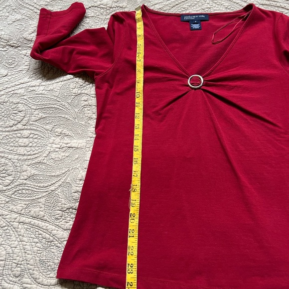 Flattering Red Top - Picture 2 of 6